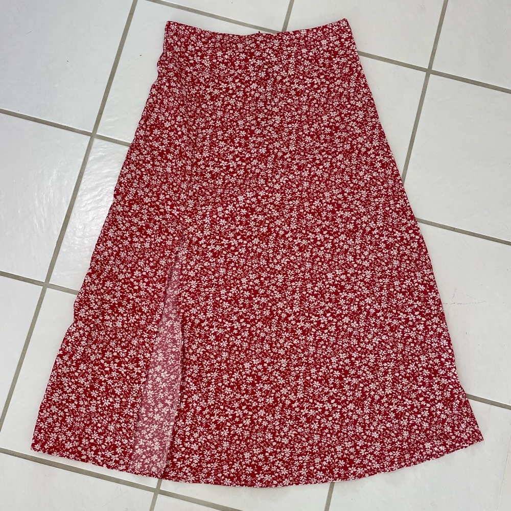 Flowy flowered skirt